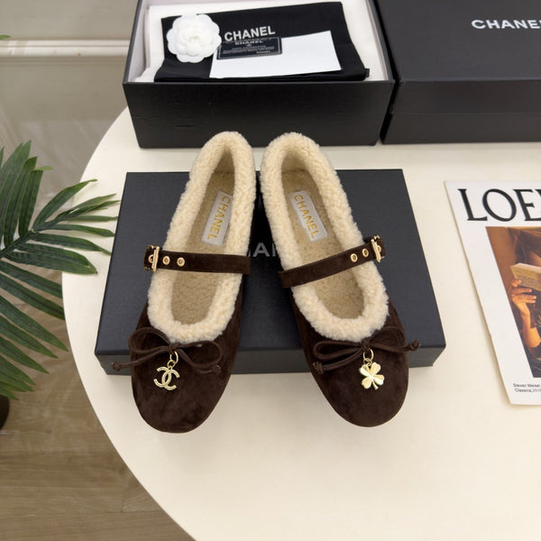 CC 26s Mary Jane Coffe Suede Shearling 111928