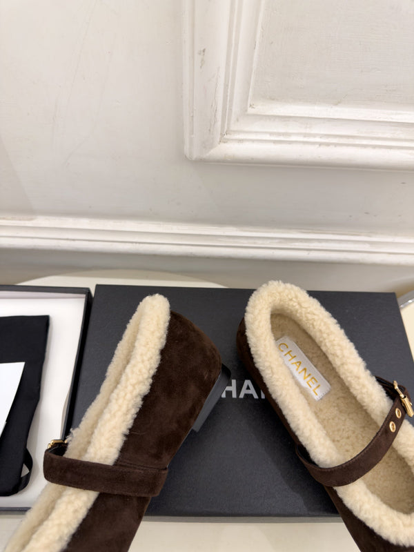 CC 26s Mary Jane Coffe Suede Shearling 111928
