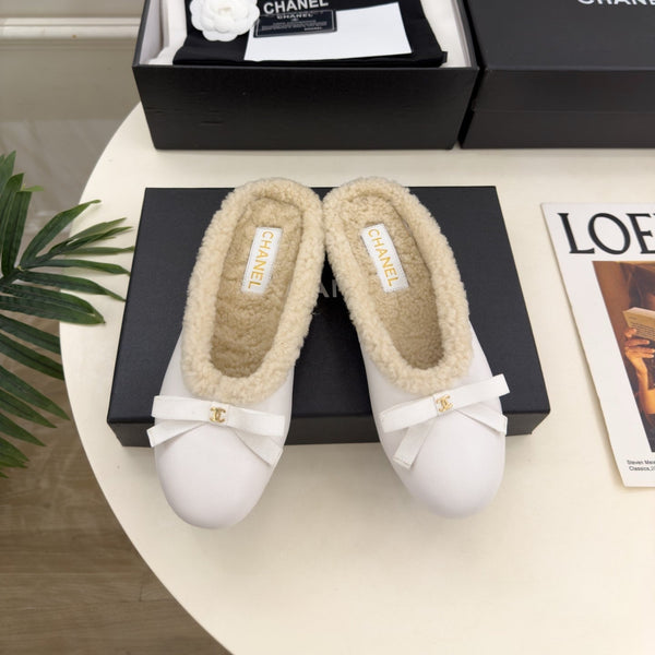 CC 26s Mules White Sheepskin Shearling 111932