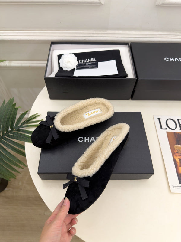 CC 26s Mules Black Suede Shearling 111934