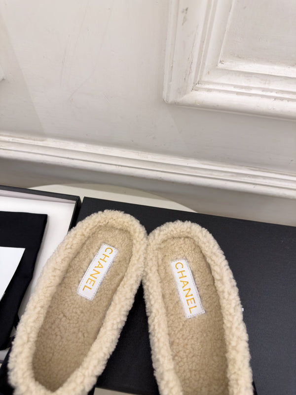 CC 26s Mules Black Suede Shearling 111934