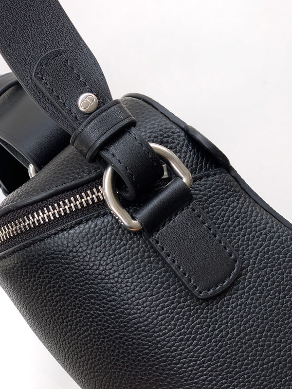 CD 2026 Archie Zipped Bag with Strap 28cm Grained Calfskin 386302