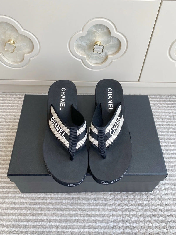 CC 26s Thong Sandals 65 Black White Rubber Leather 647677