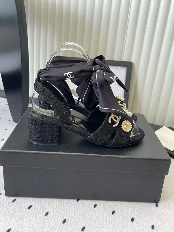 CC 26s Sandals 55 Black Tweed Mixed Gold Charm 650081