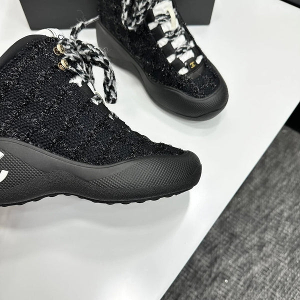 CC 26s Casual Sneakers Black Fabric Sheepskin 626368