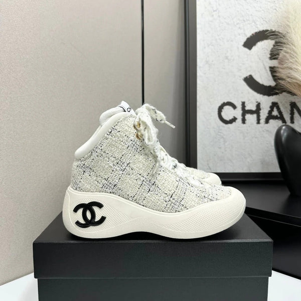 CC 26s Casual Sneakers Ivory Black Fabric Sheepskin 626369