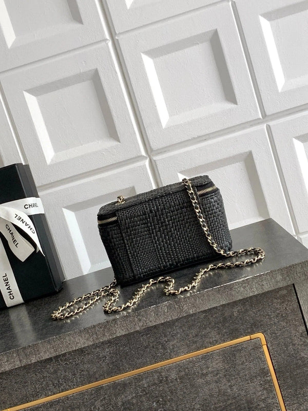 CC 2026 Box Bag 19.5cm Straw Leather 157109