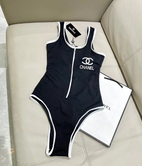 CC BIKINI SWIMSUIT SET IN BLACK AND WHITE TRIM 604255