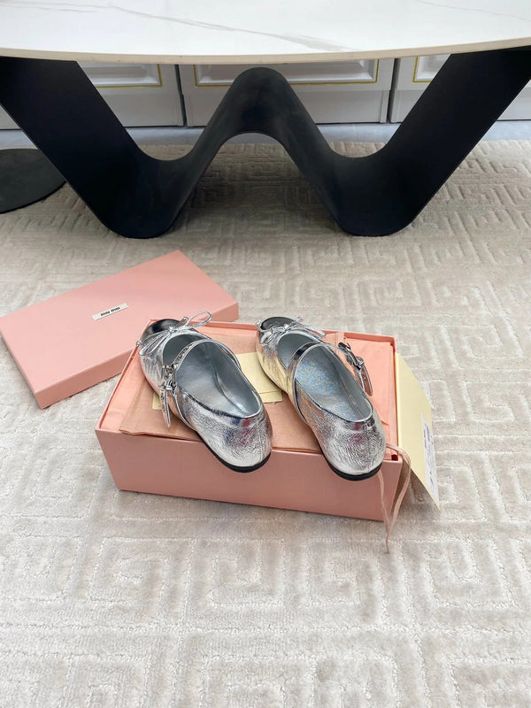 BOW MARY JANE FLAT IN SILVER LAMBSKIN