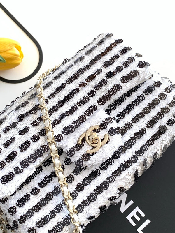 Chanel 2026 Bag 21cm White Black Sequin 331213