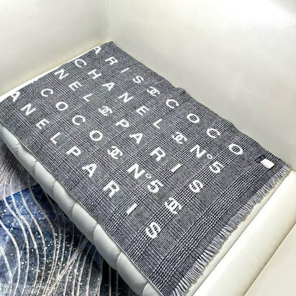 CHANEL 25S SCARF 194 CM IN CASHMERE 942900