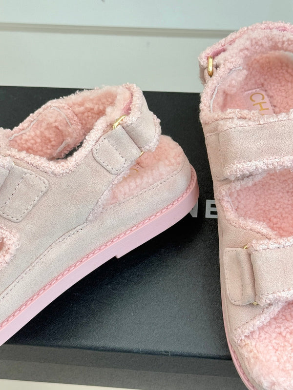 CC 26 Dad Sandal Pink Velvet Wool 609761
