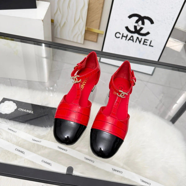 CC 26s Flat Sandals Red Black Cowhide Patent Leather 183574