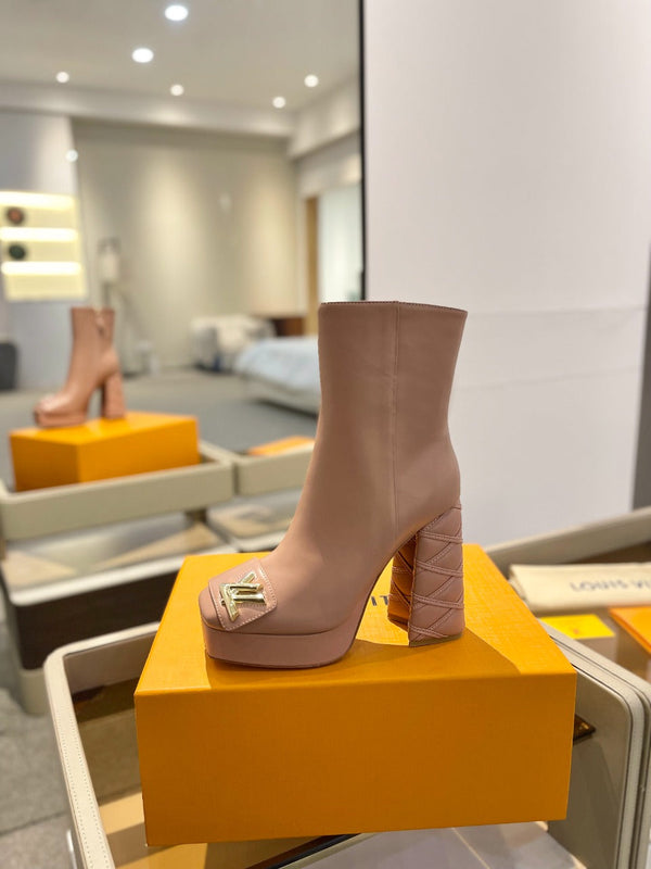 LV 26 AW L's Boutique Ankle Boots 12cm Warm Sand Sheepskin 574354