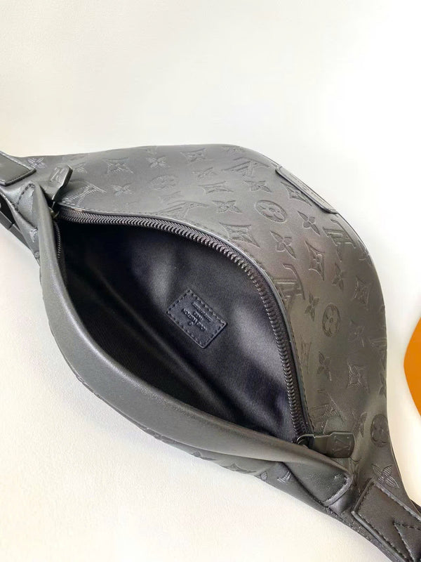 BLLV discovery bumbag PM 44 black monogram eclipse canvas