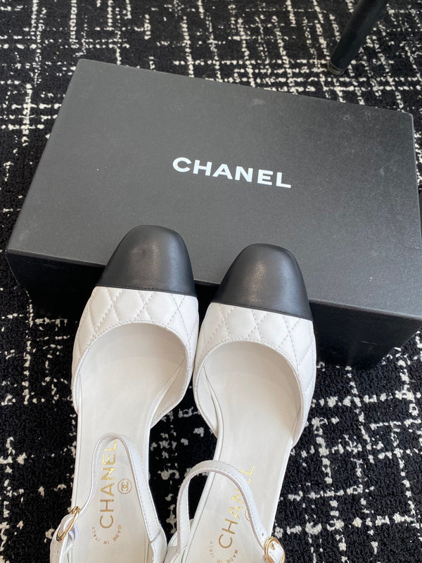 CC 25SS Diamond-Patterned Block-Heeled Mary Janes White Sheepskin 473432