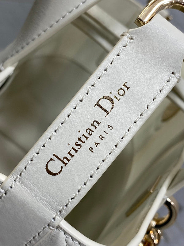 CD Toujours Vertical Small Built-In Lucky Charm Chain 18cm White Lambskin