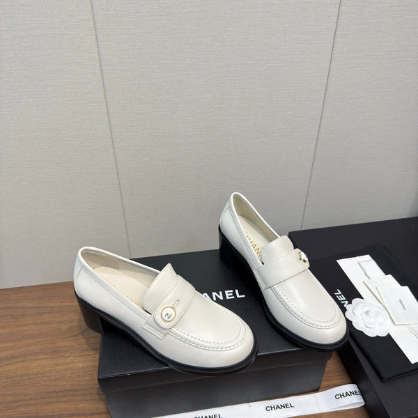 CC 25K Logo Button Loafers 35mm High Heel White Calfskin 517626