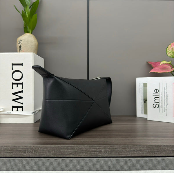 Loewe Puzzle Fold 22cm Handbag in Black Glossy Calfskin 274154