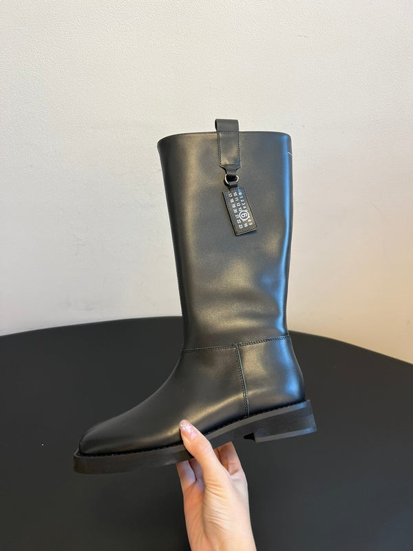Maison Margiel 25ss Cool Square Toe Tall Riding Boots Black Glossy Leather 580415