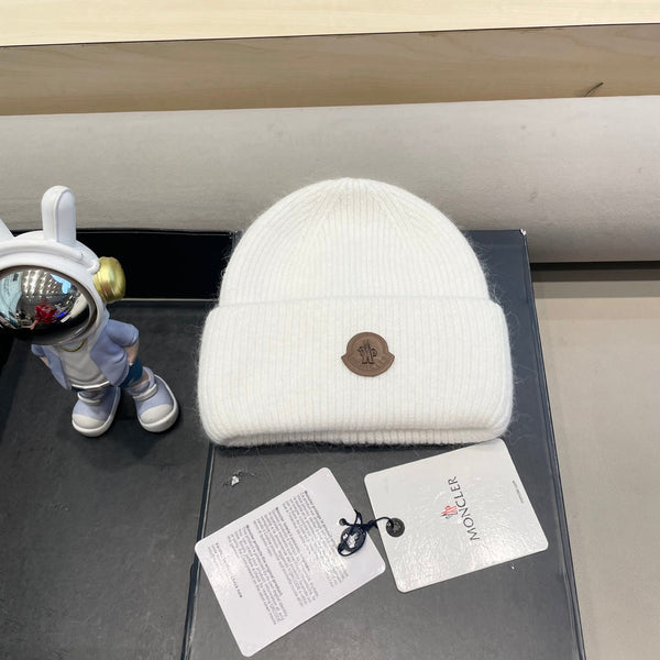 Moncler Classic White Knit Hat in Cashmere 980190