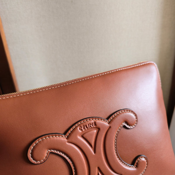 Celine Hot-Selling Brown Clutch Bag in Cowhide 276330