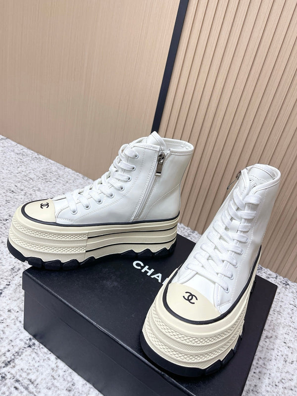 Chanel Platform High-Top Casual White Sneakers in Cowhide 591372