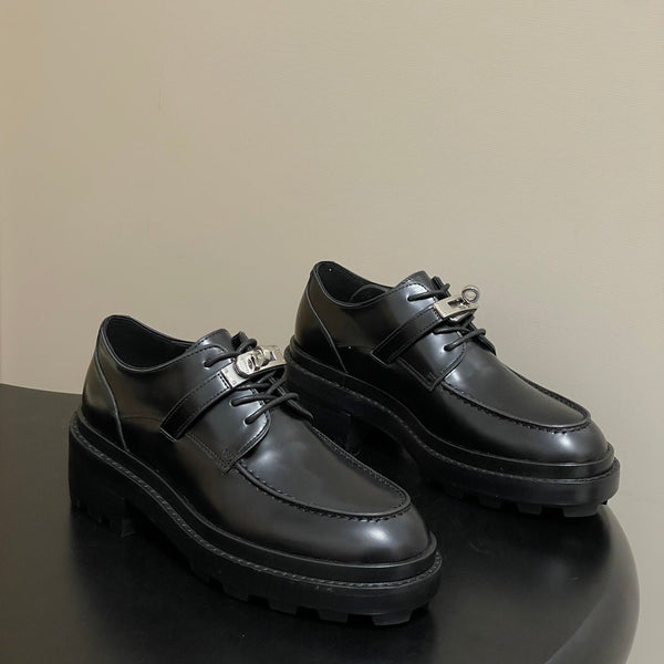 HM Kelly Buckle Classic Loafers Black in Cowhide 594335