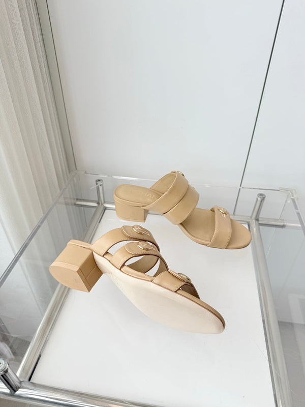 Chanel 26 Turnlock 40 Beige Sandal Mule in Lambskin 597398