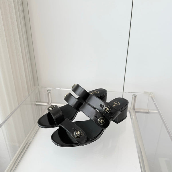 Chanel 26 Turnlock 40 Black Sandal Mule in Lambskin 597396