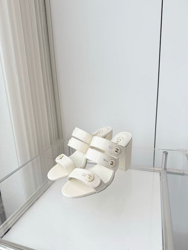 Chanel 26 Turnlock 85 White Sandal Mule in Lambskin 597395