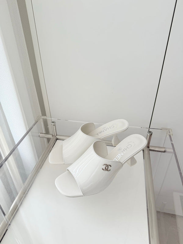 Chanel 26 Sandal 90 White in Lambskin 597365
