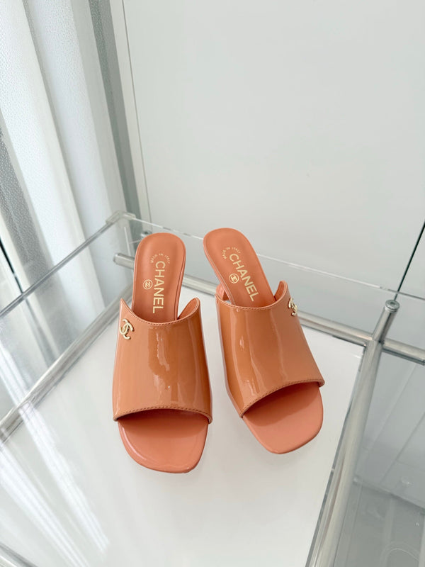 Chanel 26 Sandal 70 Orange in Patent Leather 597362
