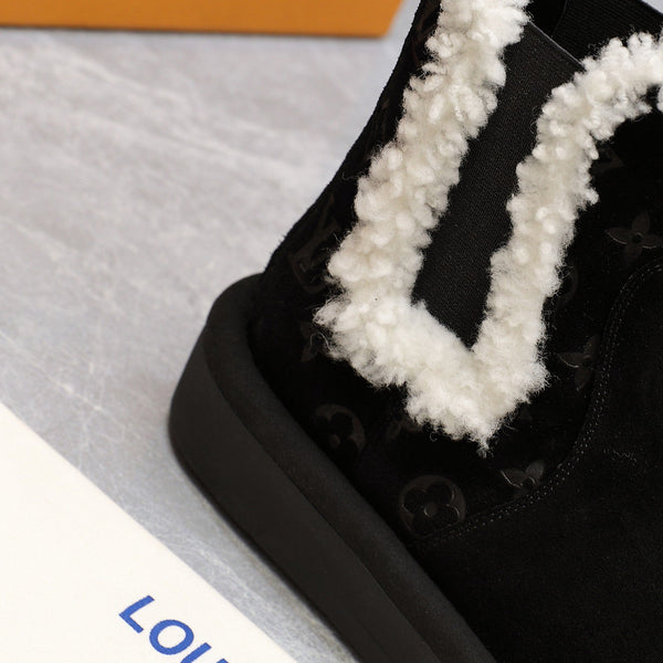 LV 26 Snow Boots Black in Wool 600759