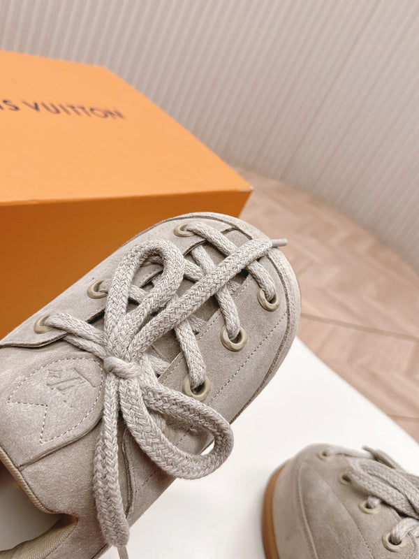 LV x Nigo Collaboration Lace-up Yeti Sneakers Gray in Suede 600800