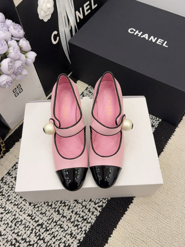 CC Pearl Heel with Rhinstone Clasp Mary Janes Pink Cowhide 602355
