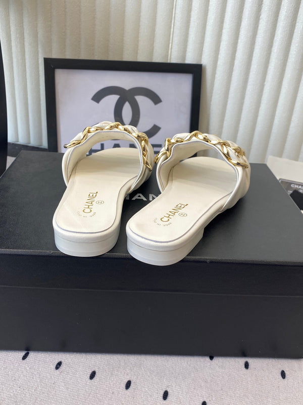 Chanel Early Spring Chain Slippers White in Lambskin 611715