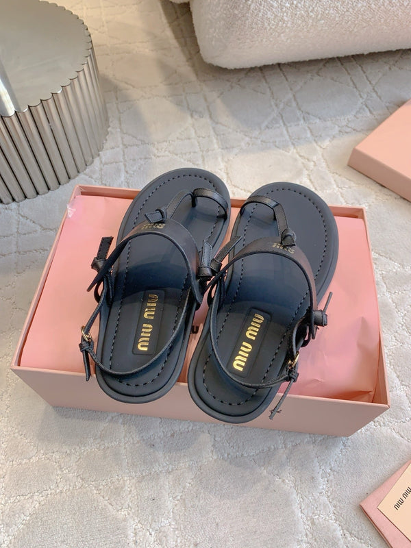 Miu Flip-flot Flat Sandal Black in Cowhide 615338