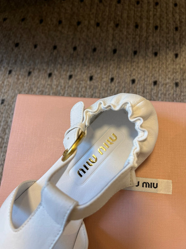 Miu Miu 26 Roman Sandals White in Cowhide 614719