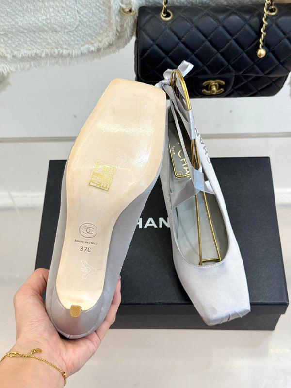 Chanel 26C Ballet High Heels Light Gray in Silk 616005