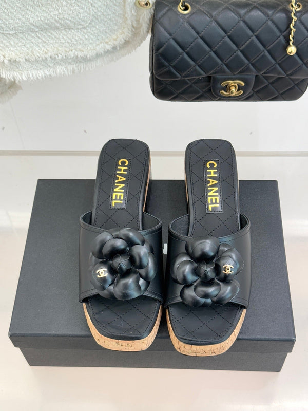 Chanel 26C Camellia Wood Grain Platform Sandals Black in Leather 615914