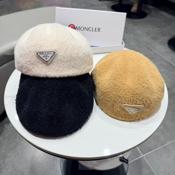 Prada 25 Iceland Beret Black in Cashmere 125815
