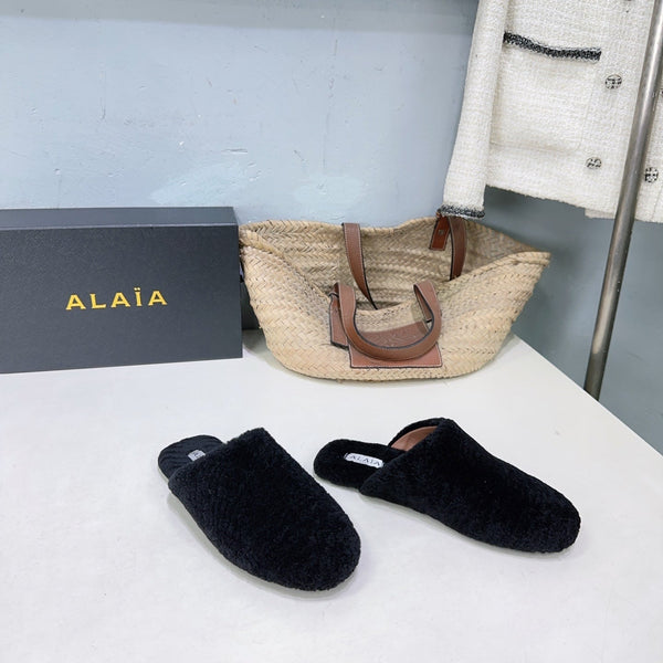 ALAIA 25 Fur Mule Slipper Black in Lambswool 629514