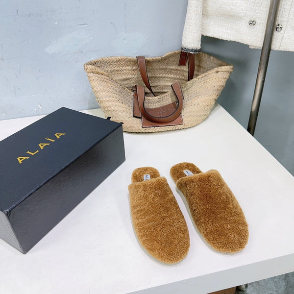 ALAIA 25 Fur Mule Slipper Camel in Lambswool 629517