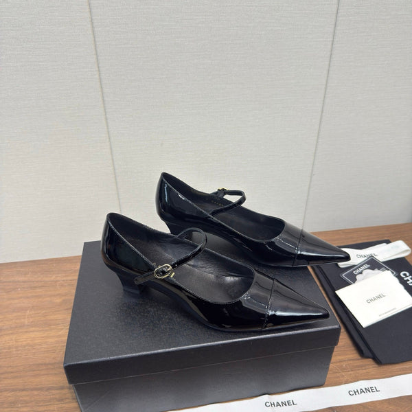 Chanel 26 Pointed-Toe Low Heel 25 Mary Janes Black in Patent Leather 632186