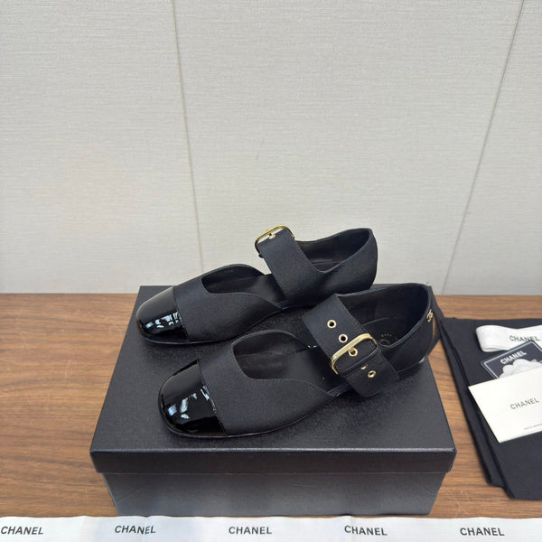 Chanel 26 Mary Jane Flat Black in Fabric Leather 632184