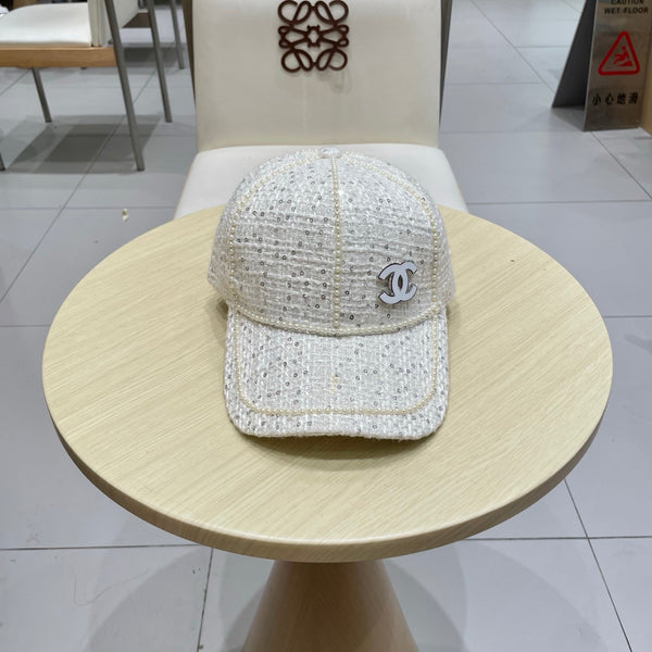 Chanel Baseball Cap With Heavy Pearl Off-white in Cloth 192119
