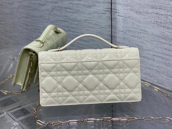 Dior 26 Bow Pearl Chain Clutch In Ivory Glossy Lambskin GHW