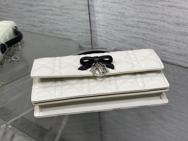 Dior 26 Bow Pearl Chain Clutch Two Tone White Black Lambskin SHW