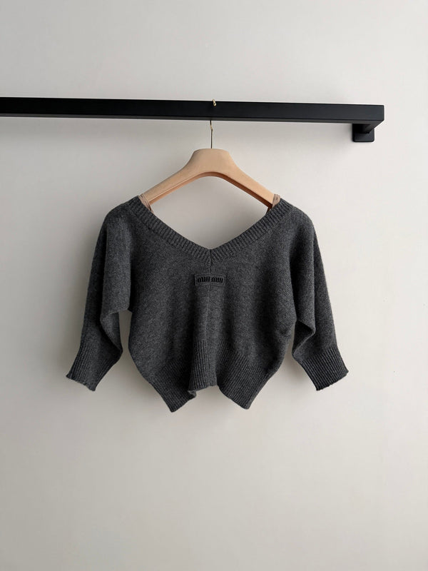 Miu 26 Logo Off-Shoulder Short Cardigan Grey in Cashmere 188141